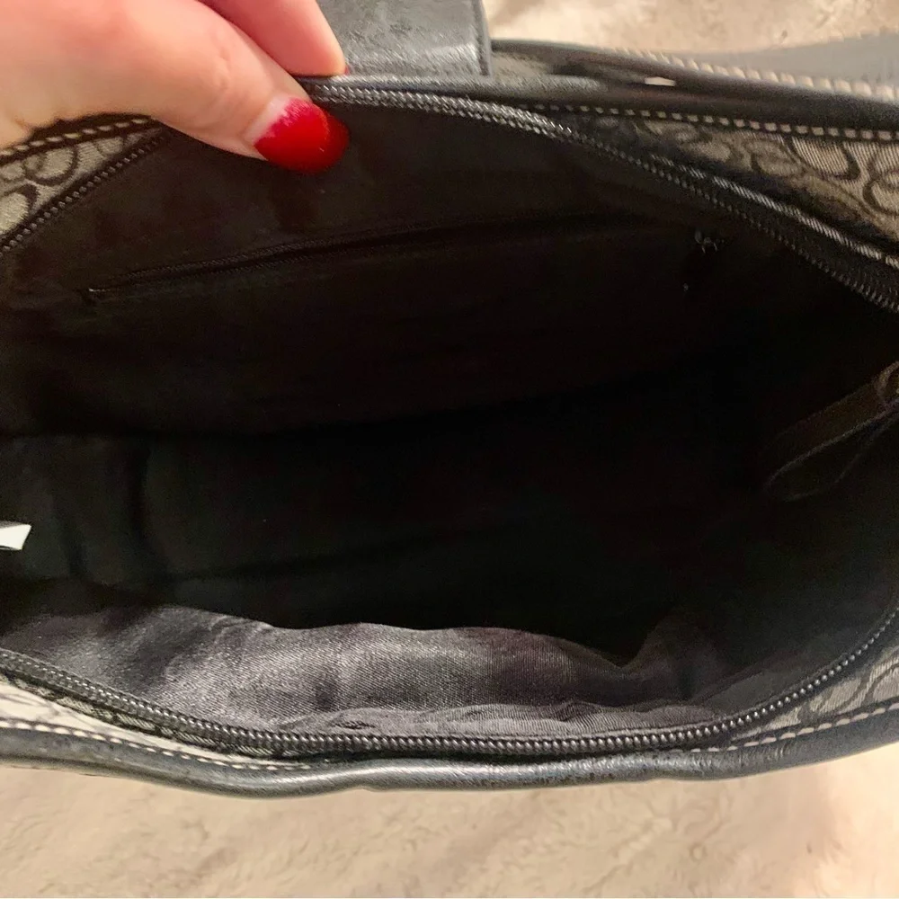 Shoulder Bag Like New Grey Canvas Black Vegan Leather Trim Circular Silver - Picture 10 of 16